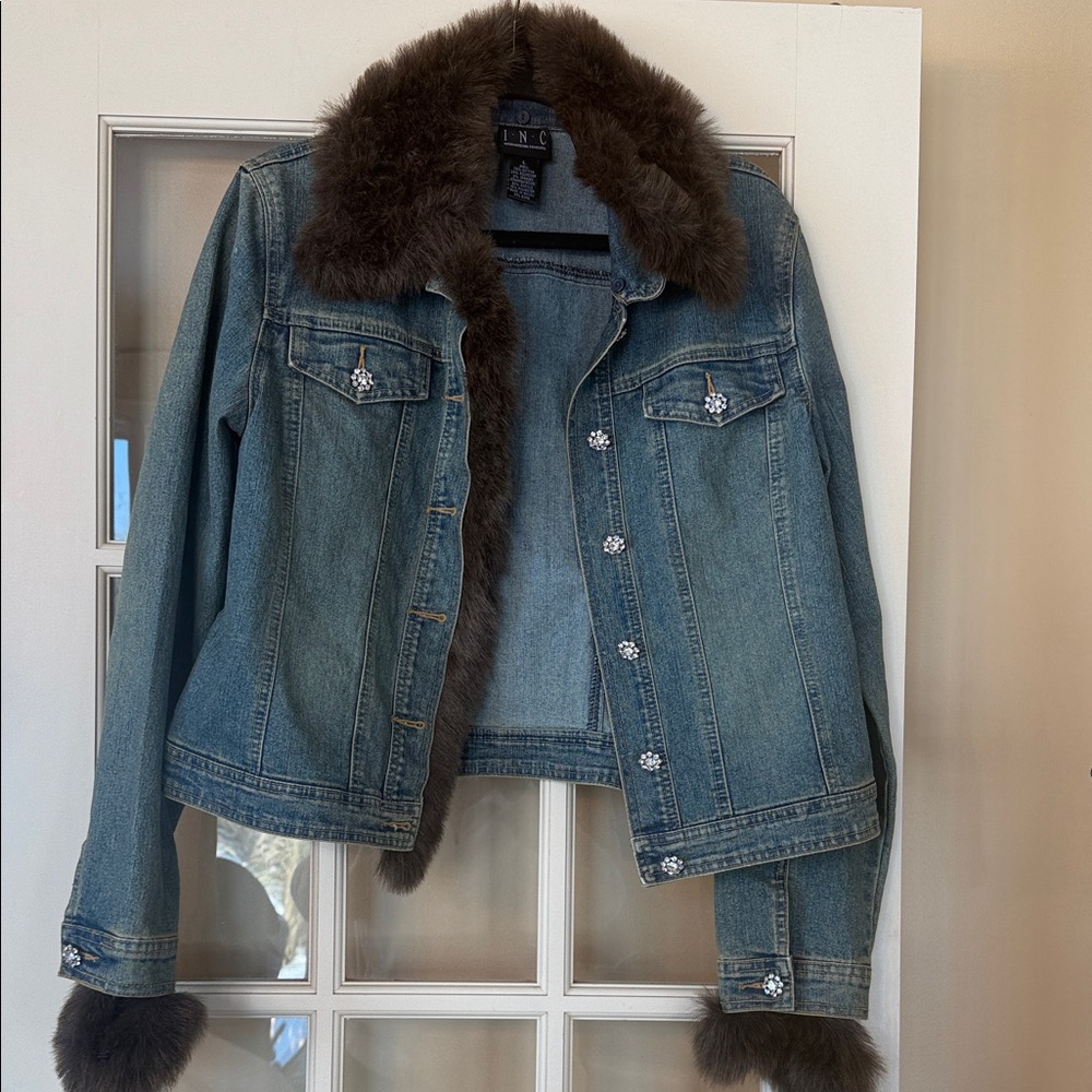 Inc NWOT Denim Jacket with removable Faux Fur Trim size L